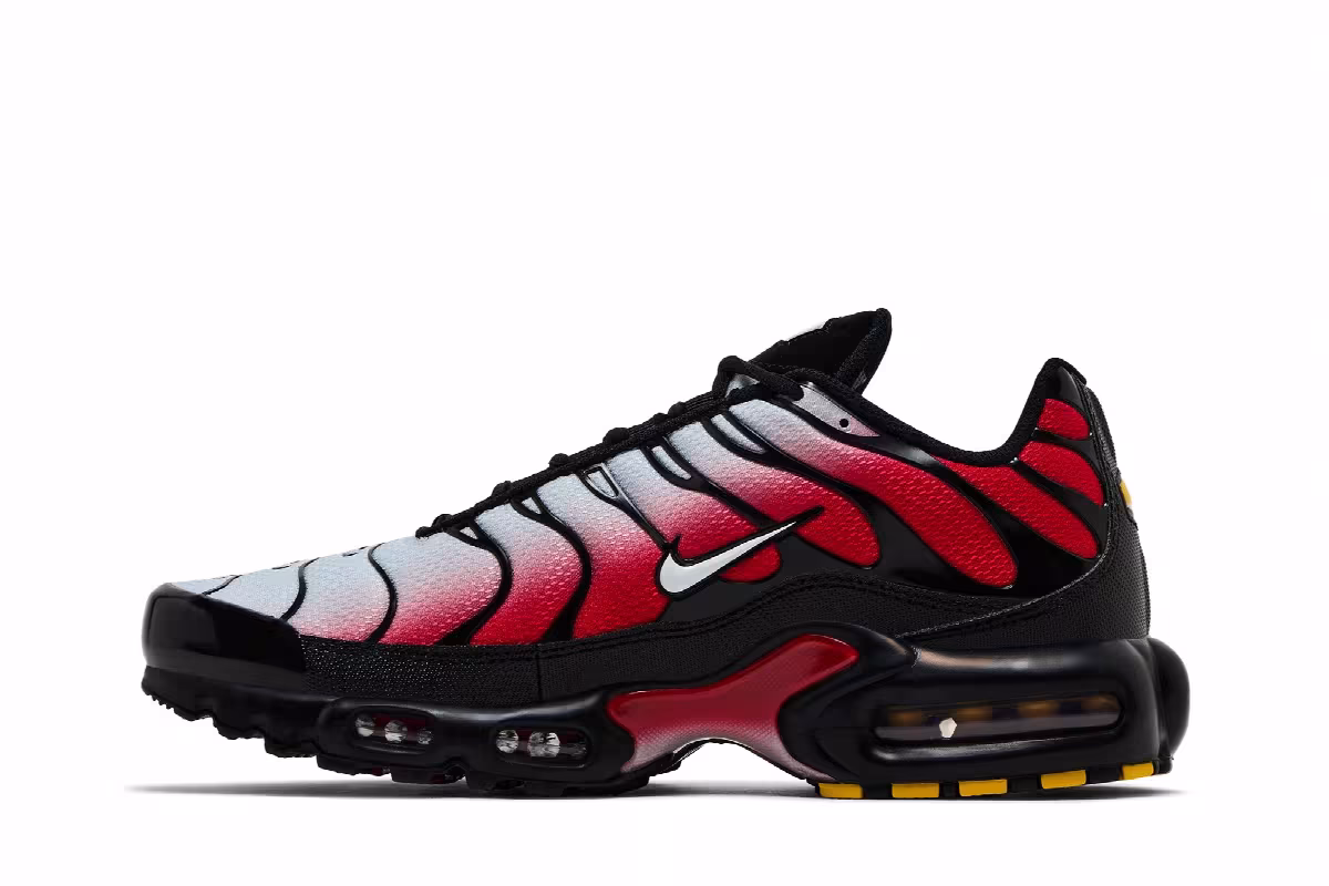 Nike Air Max Plus Pure Platinum University Red, view 4
