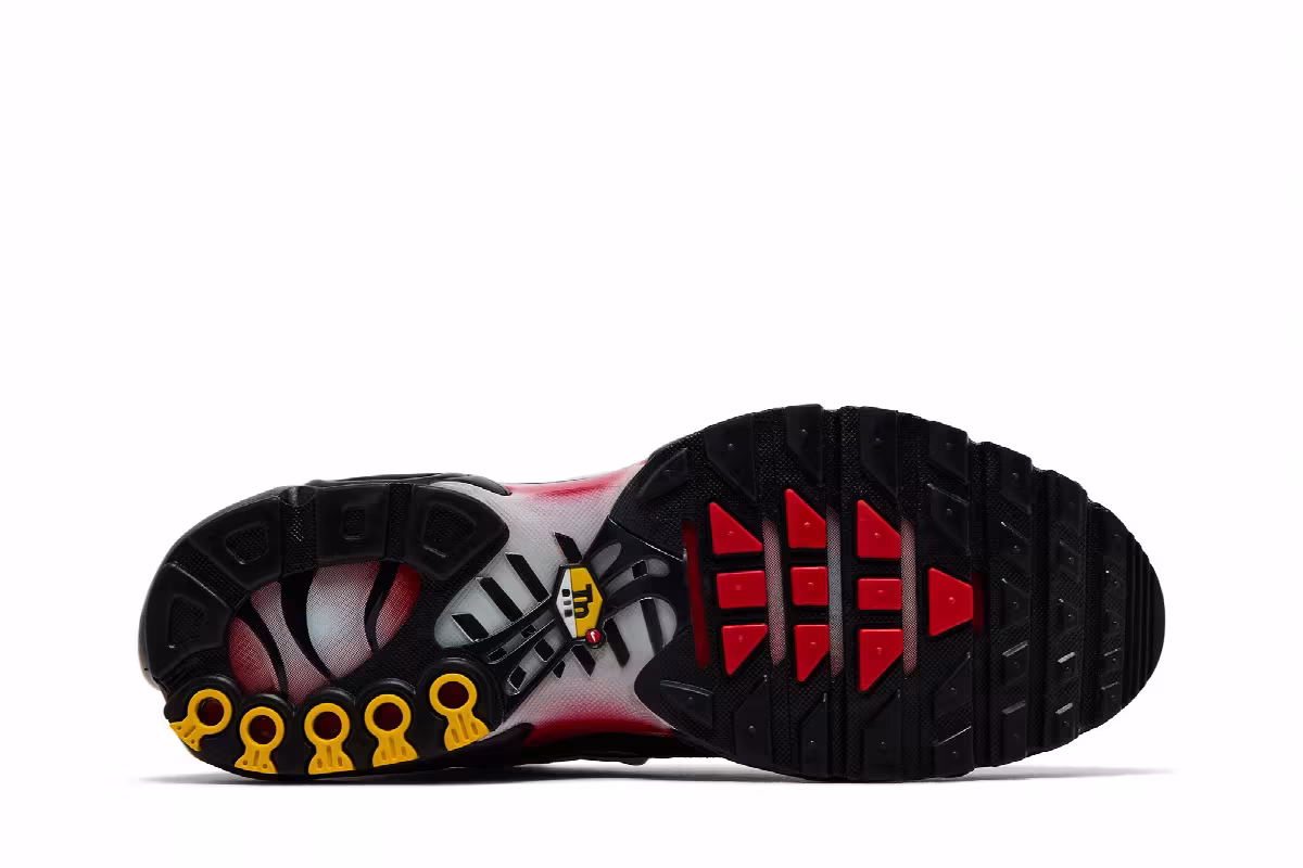 Nike Air Max Plus Pure Platinum University Red, view 5