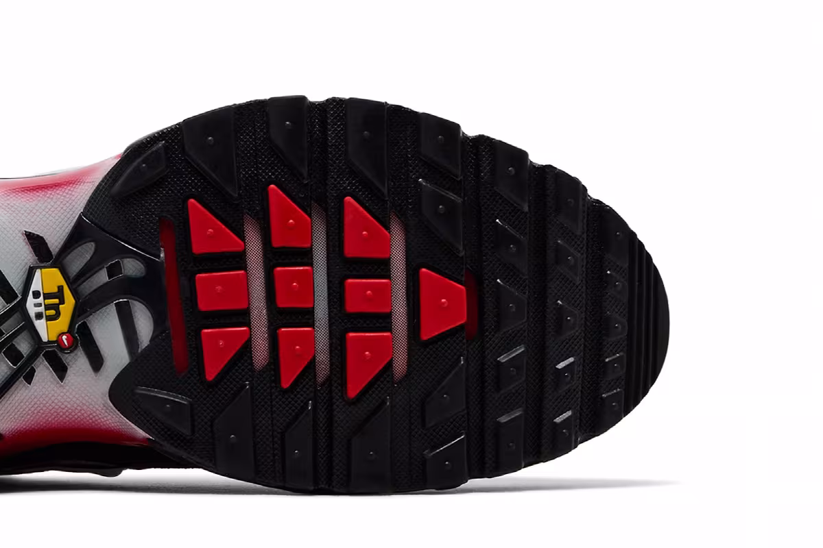 Nike Air Max Plus Pure Platinum University Red, view 6