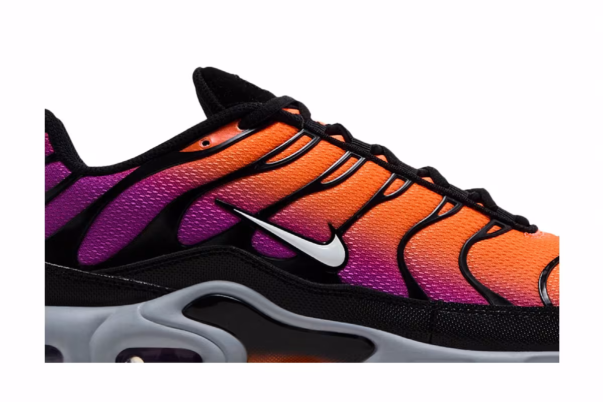 Nike Air Max Plus Total Orange Vivid Purple, view 3