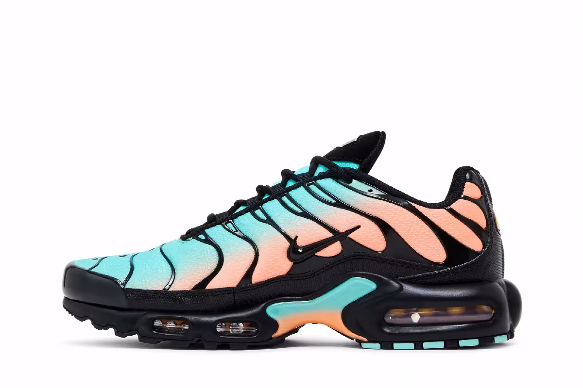 Nike Air Max Plus Aurora Green Orange Pulse, view 4