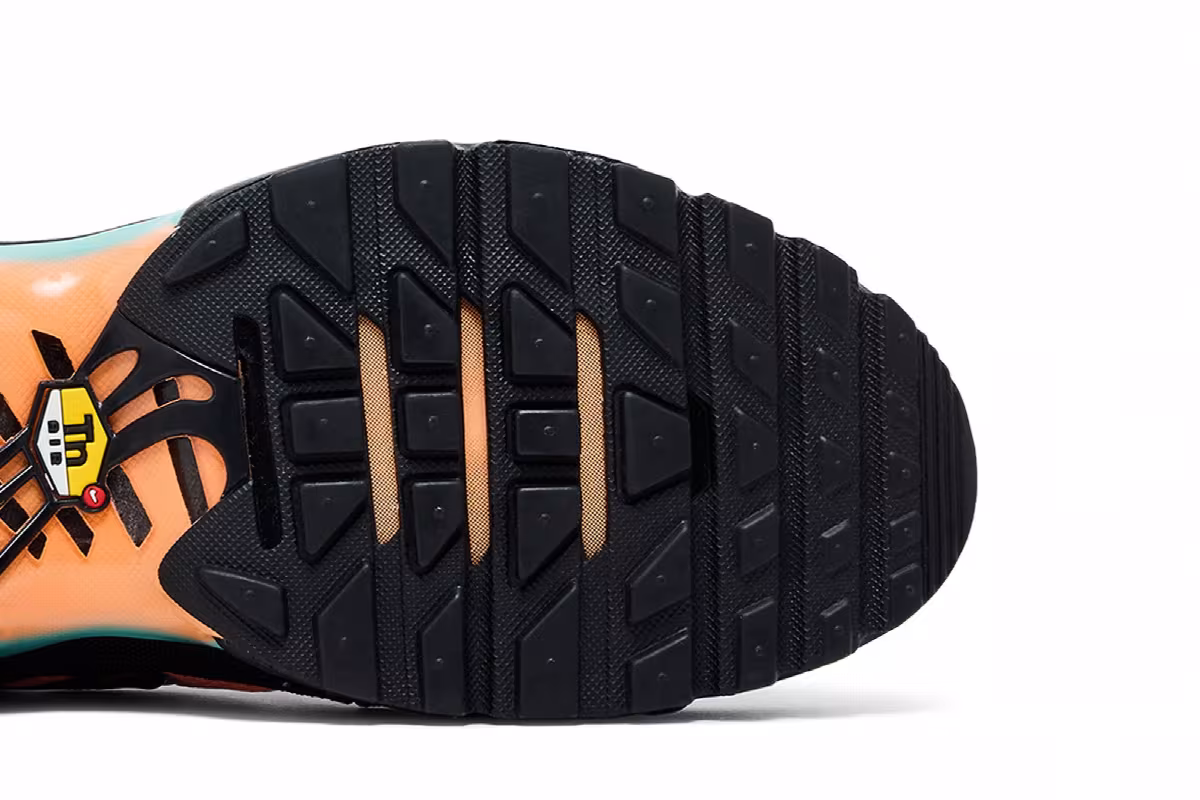 Nike Air Max Plus Aurora Green Orange Pulse, view 6