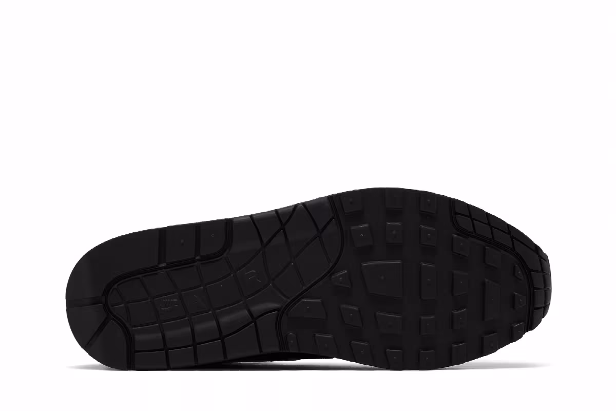 Supreme x Nike Air Max 1 Black White, view 5