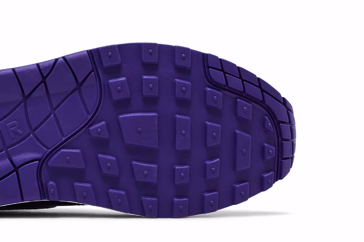 Supreme x Nike Air Max 1 Varsity Purple, view 6