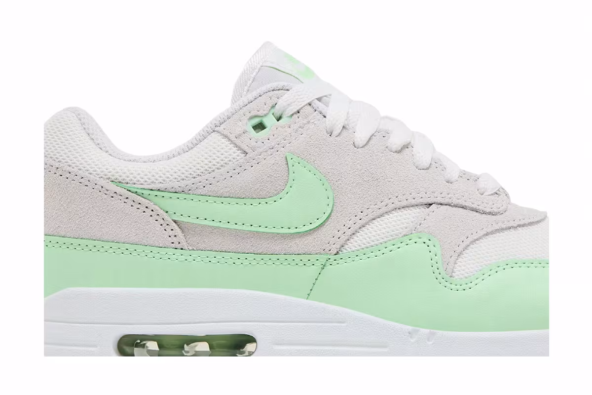 Nike Air Max 1 Essential Vapor Green, view 3