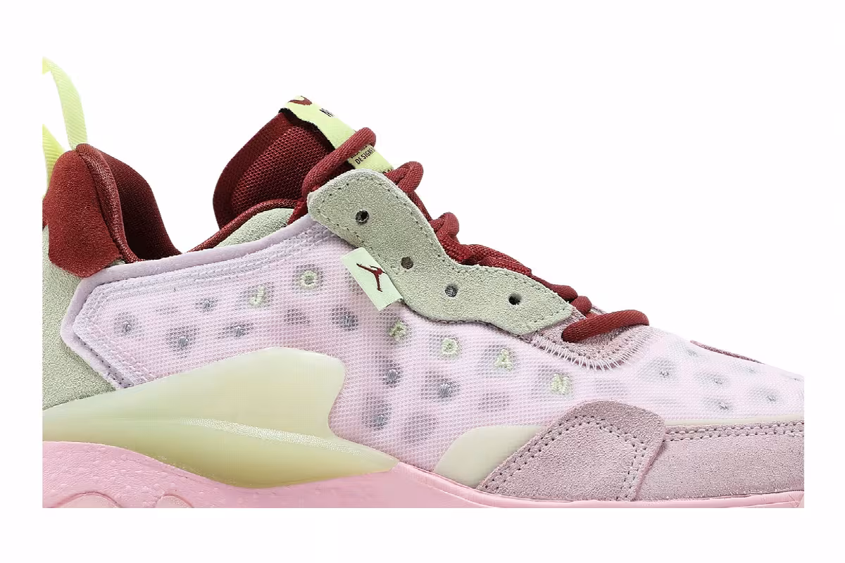 Air Jordan Women's Jordan Delta 2 Regal Pink, view 3