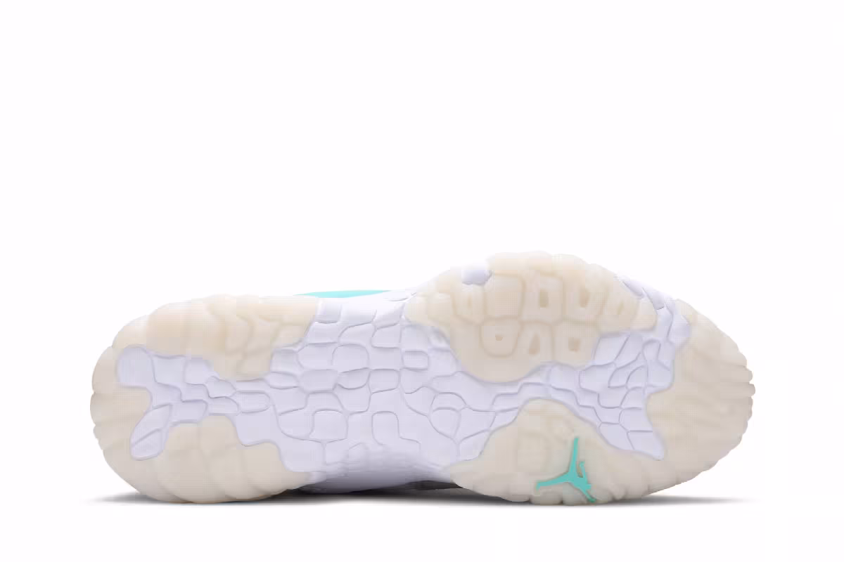Air Jordan Delta 2 Platinum Grape Ice, view 5