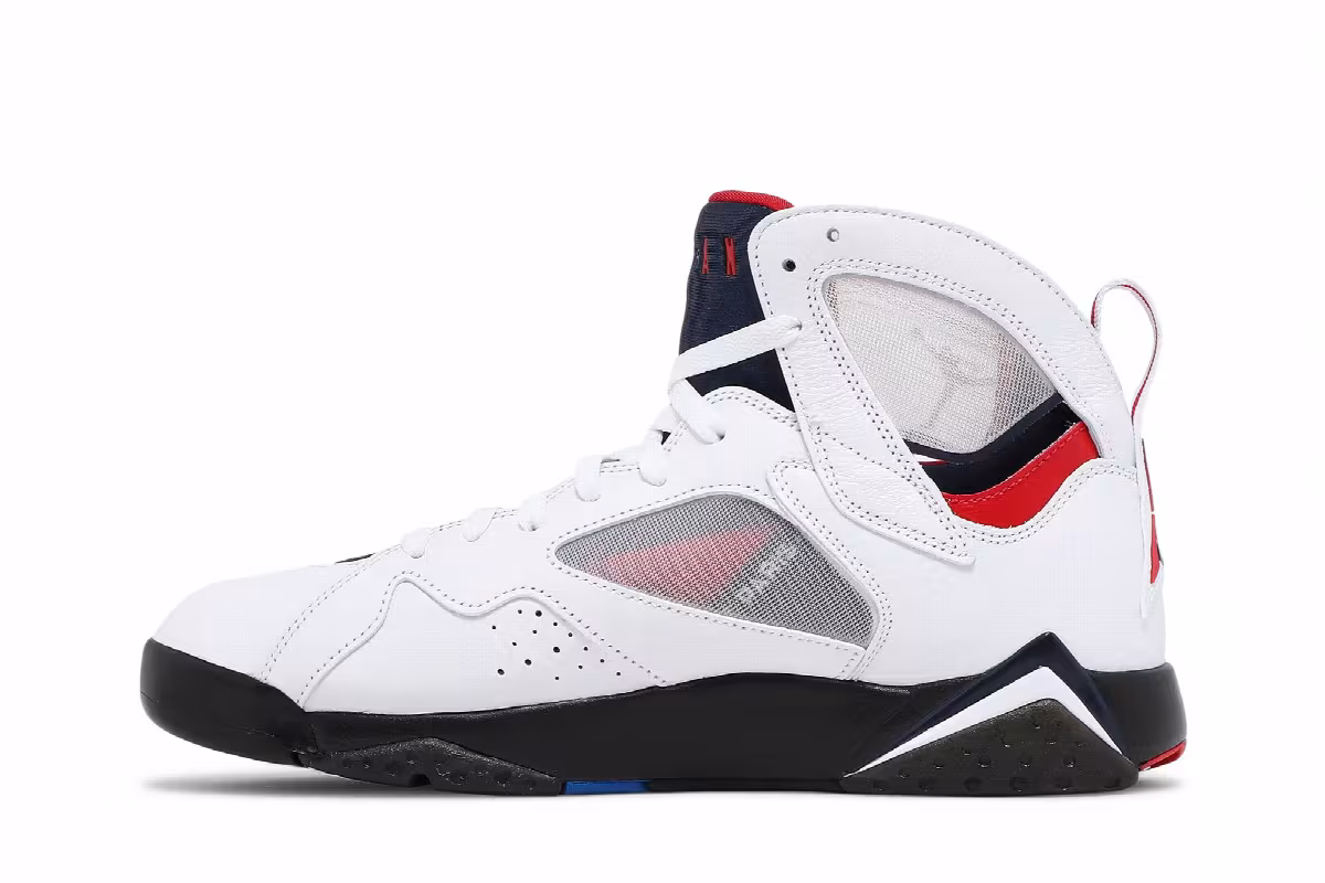 Paris Saint-Germain x Air Jordan 7 Paname, view 4