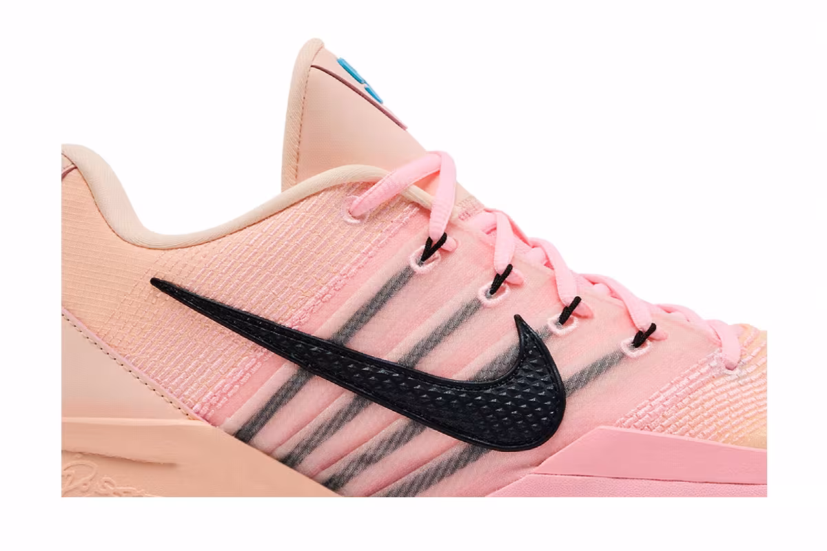 Nike Women's Sabrina 3 Twin, view 3
