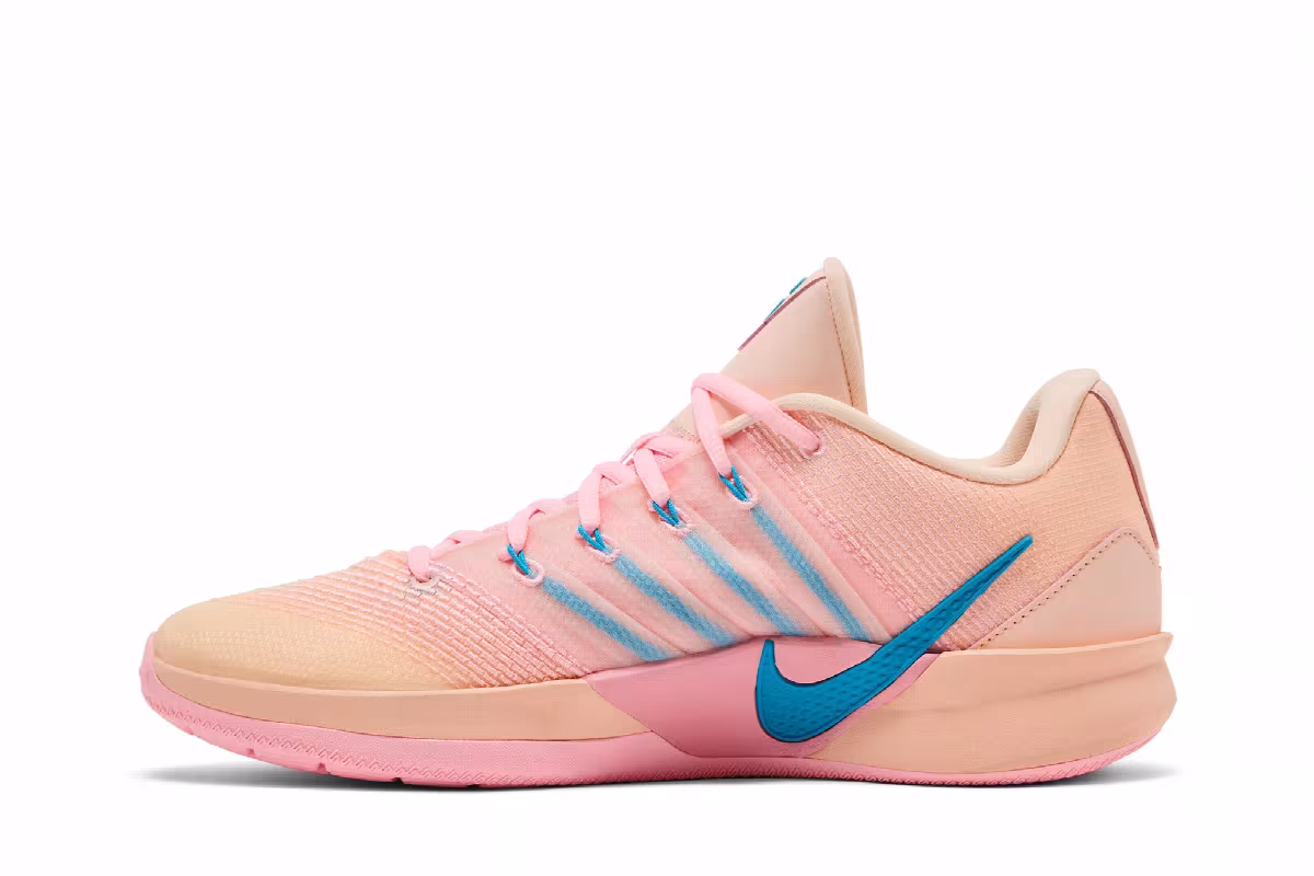 Nike Women's Sabrina 3 Twin, view 4