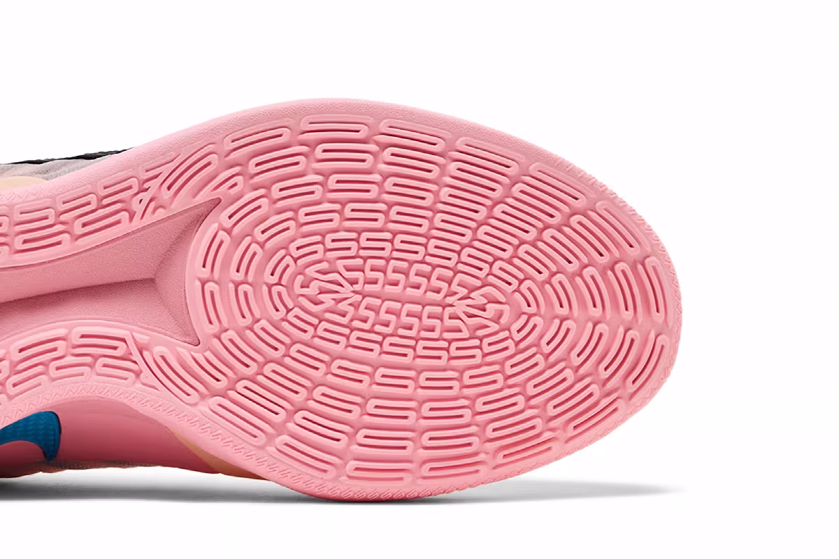 Nike Women's Sabrina 3 Twin, view 6
