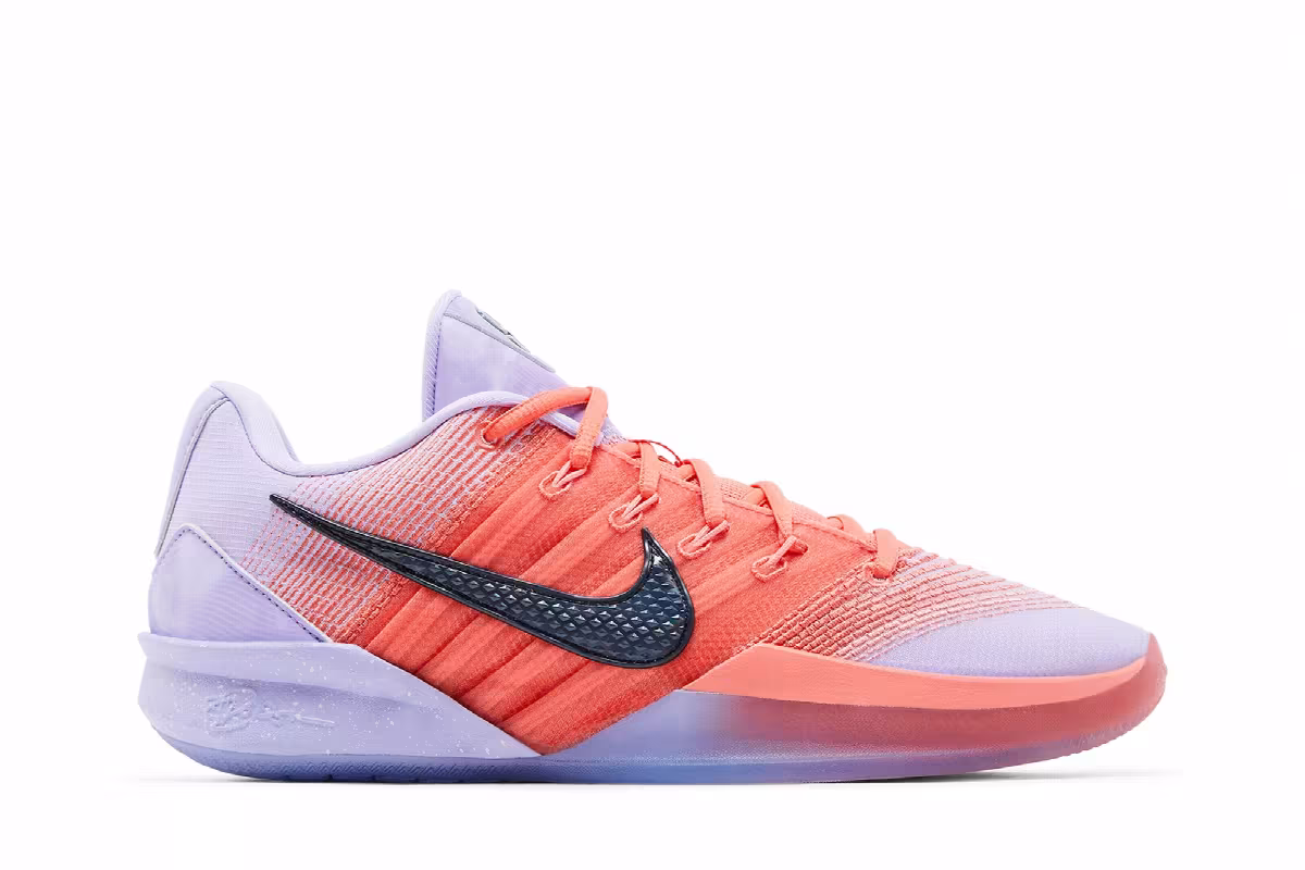 Nike Women's Sabrina 3 Radiant, view 2