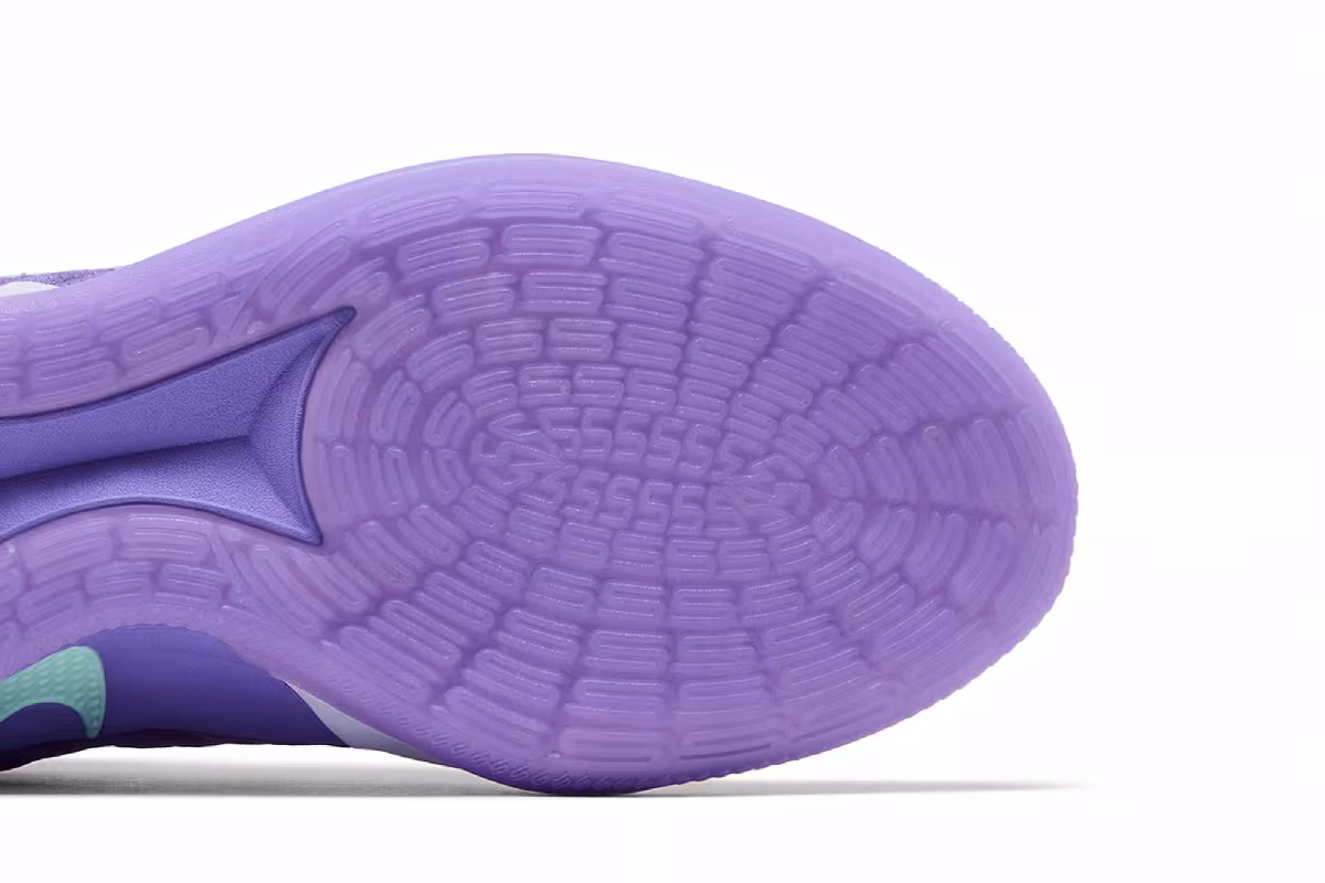 Nike Women's Sabrina 3 Night Purple, view 6