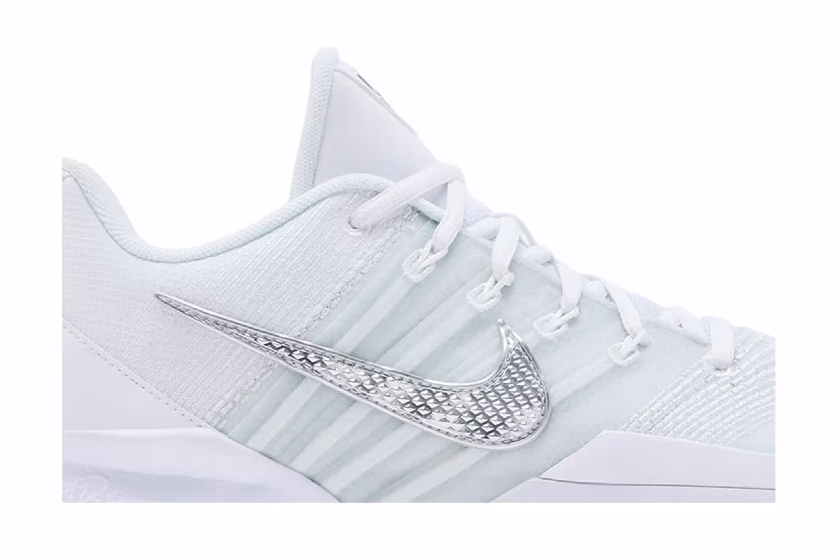 Nike Women's Sabrina 3 Ice Cold, view 3
