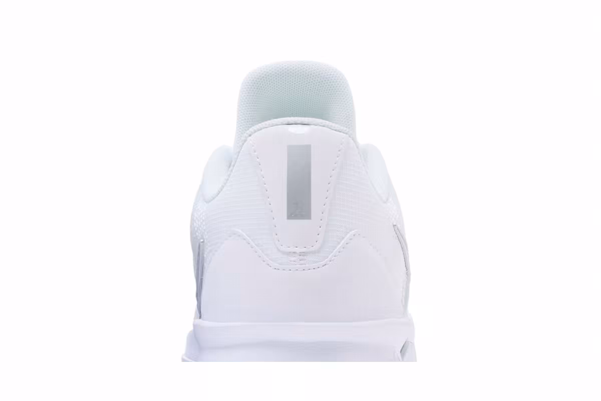 Nike Women's Sabrina 3 Ice Cold, view 8