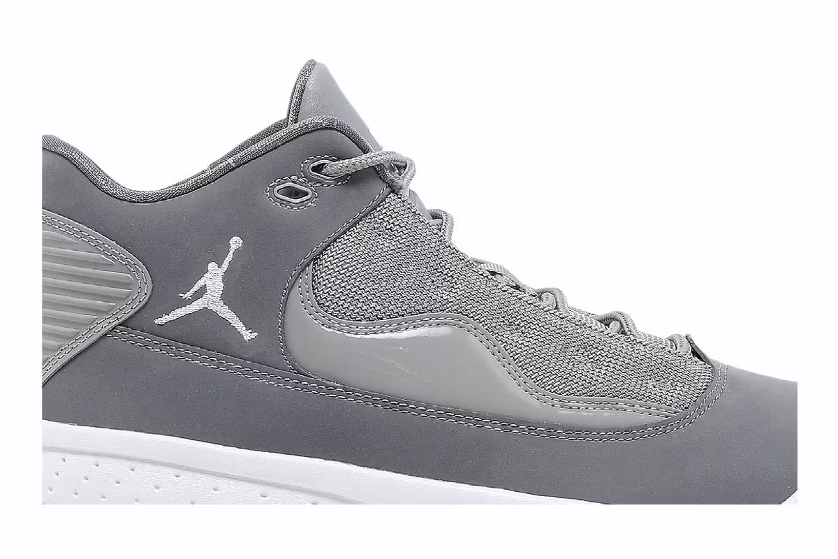 Air Jordan Max Aura 2 Medium Grey, view 3