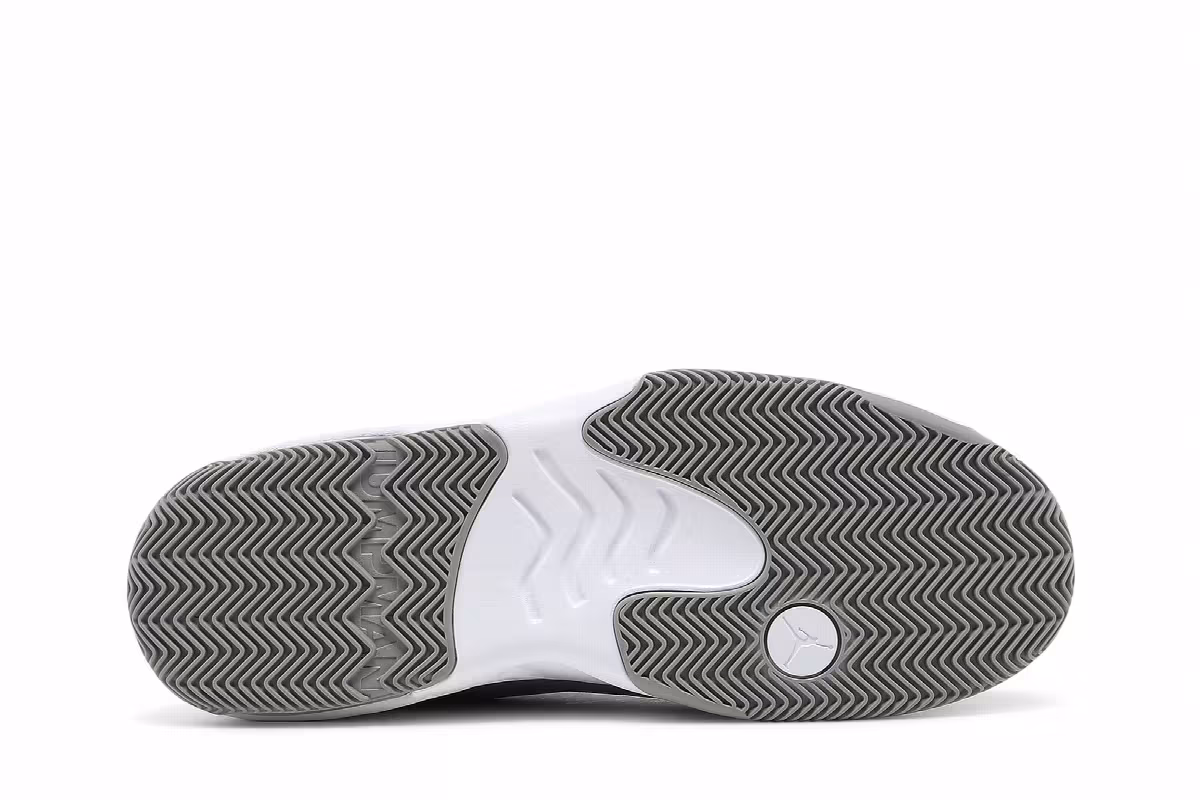 Air Jordan Max Aura 2 Medium Grey, view 5