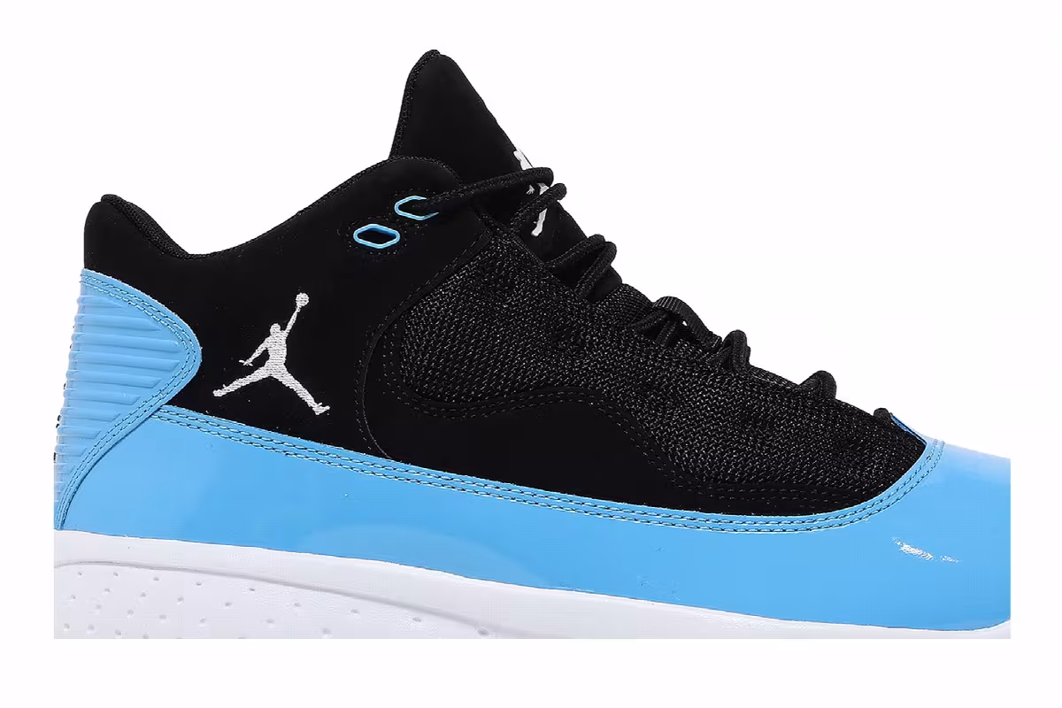 Air Jordan Max Aura 2 Black University Blue, view 3