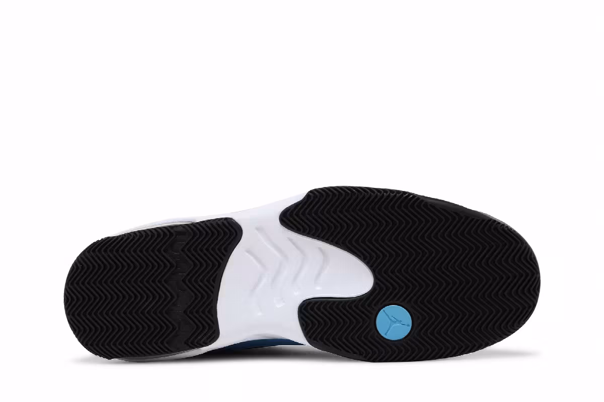 Air Jordan Max Aura 2 Black University Blue, view 5
