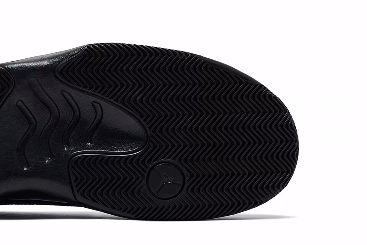 Air Jordan Max Aura 2 Black, view 6