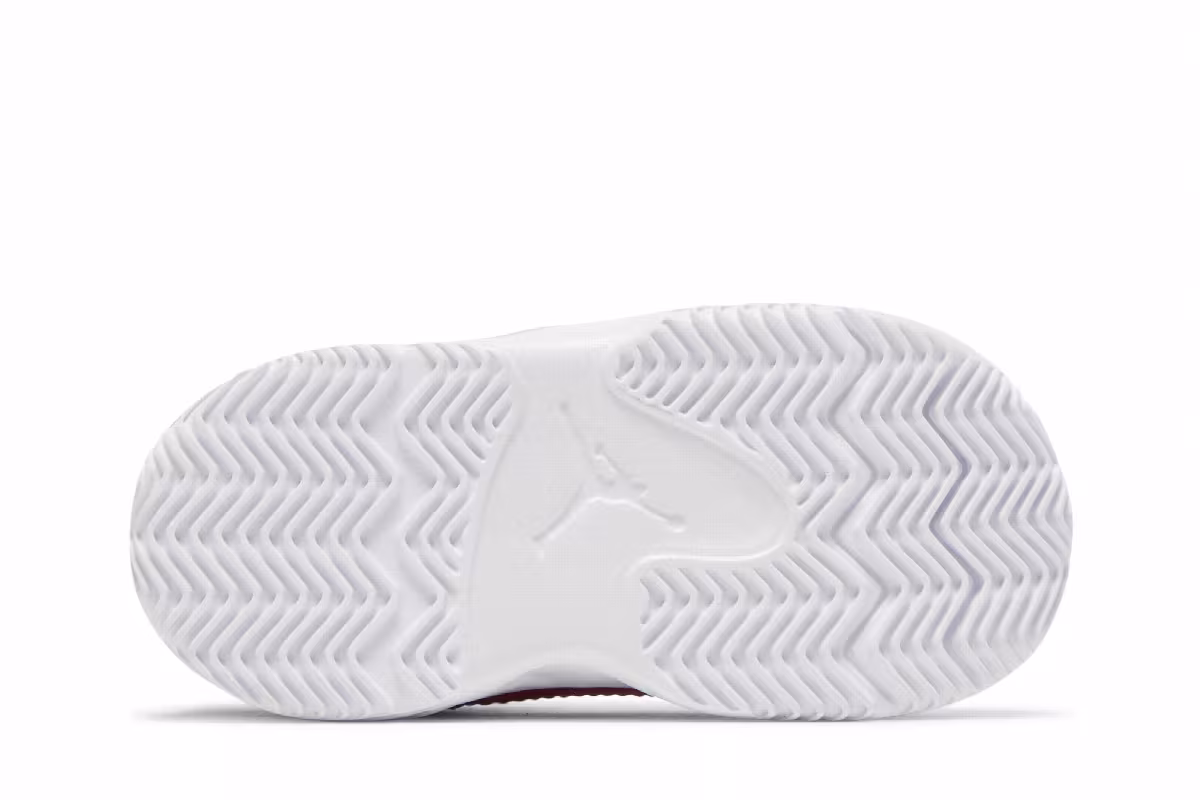 Air Jordan Max Aura 3 TD White Very Berry, view 5