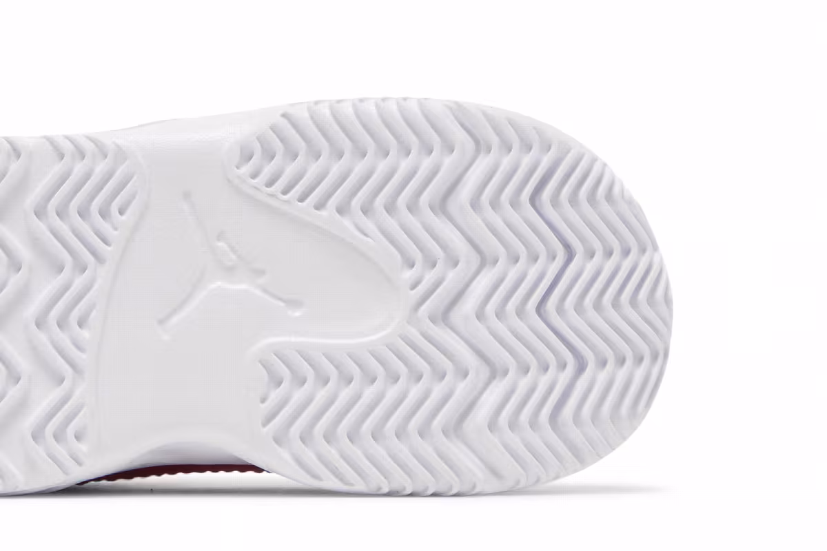 Air Jordan Max Aura 3 TD White Very Berry, view 6
