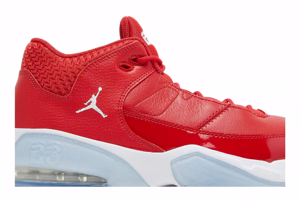 Air Jordan Max Aura 3 University Red, view 3