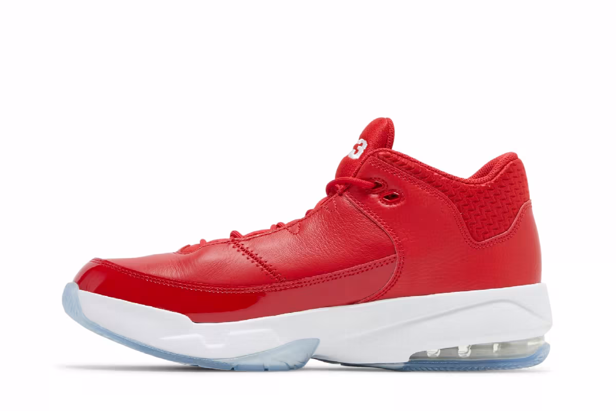 Air Jordan Max Aura 3 University Red, view 4