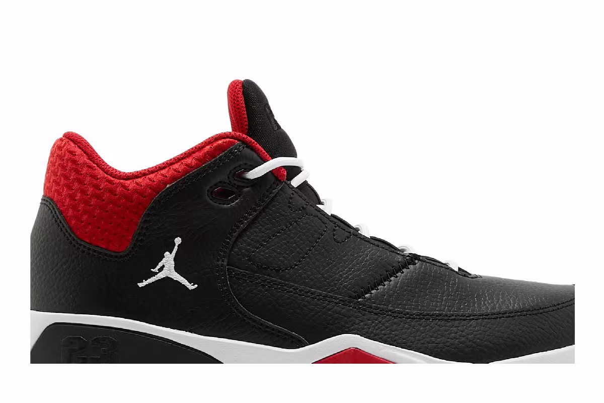 Air Jordan Max Aura 3 GS Bred, view 3