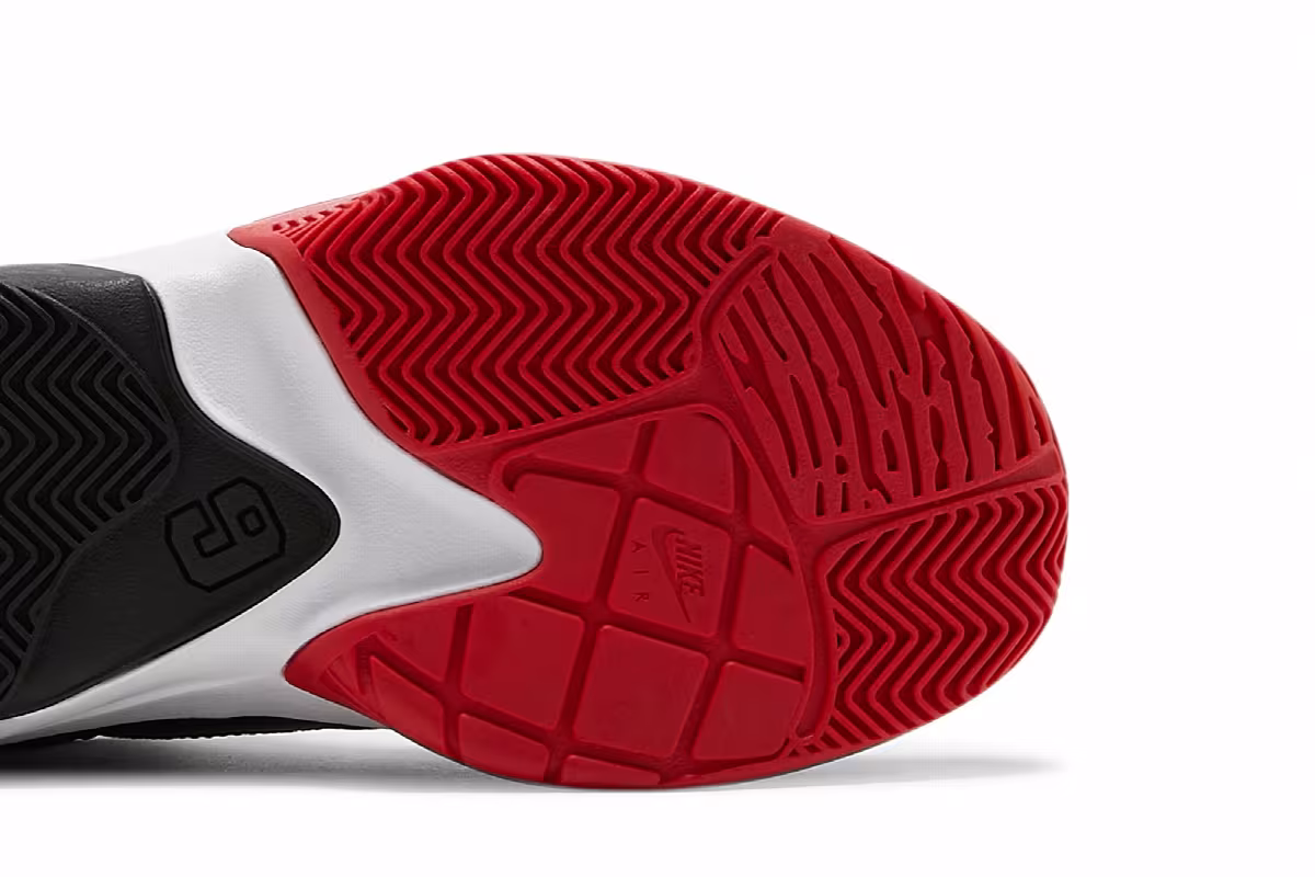 Air Jordan Max Aura 3 GS Bred, view 6