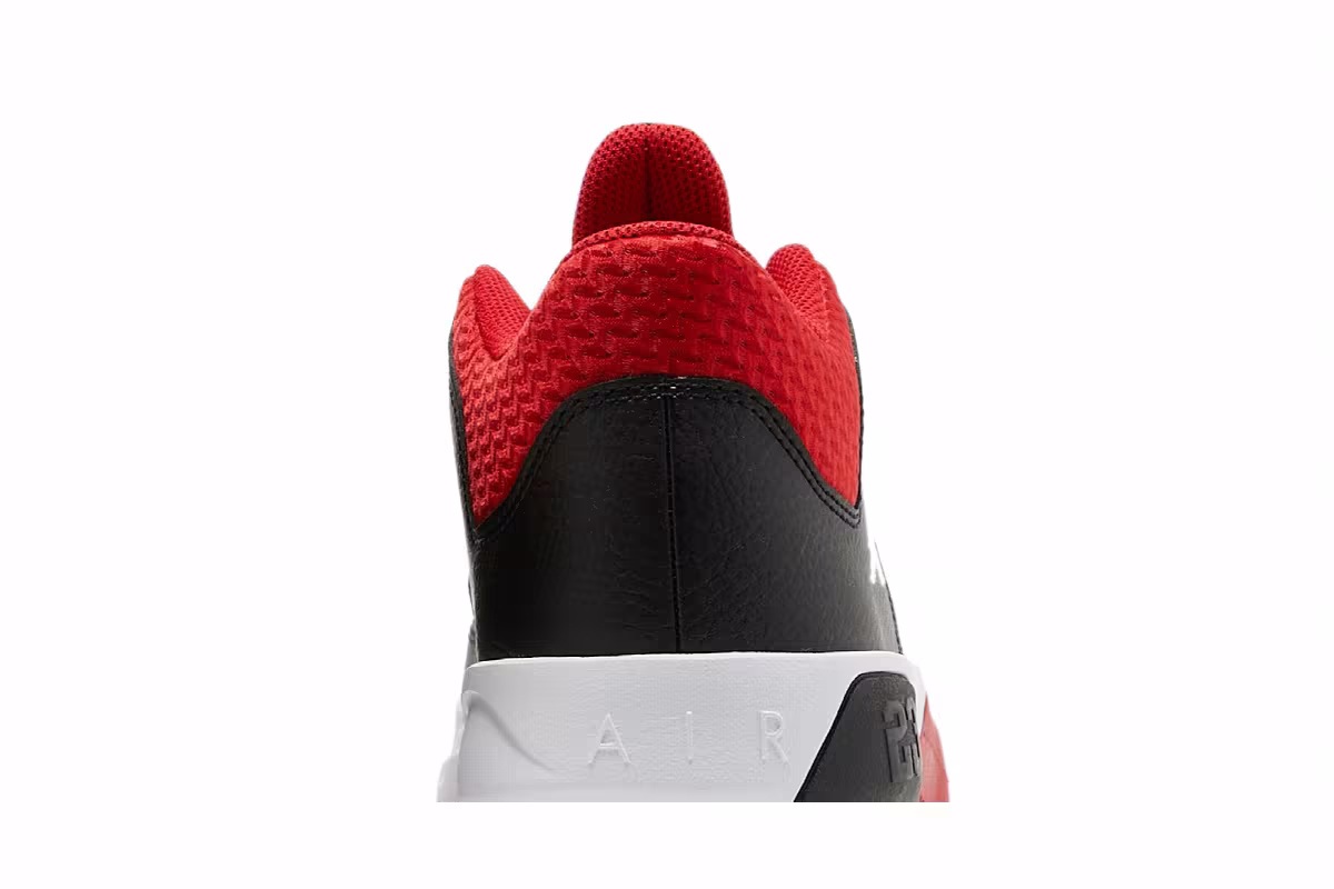 Air Jordan Max Aura 3 GS Bred, view 8