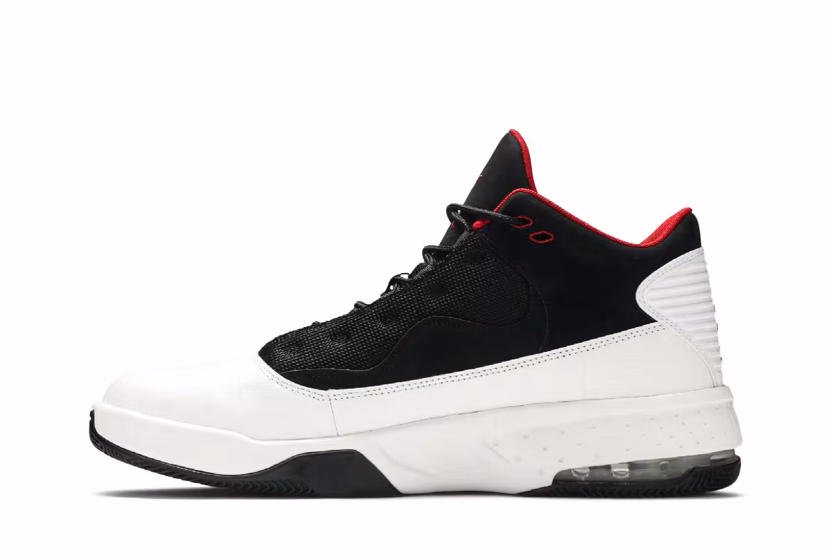 Air Jordan Max Aura 2 White Black, view 4