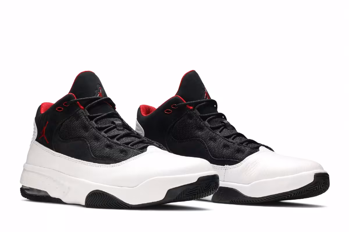 Air Jordan Max Aura 2 White Black, view 9