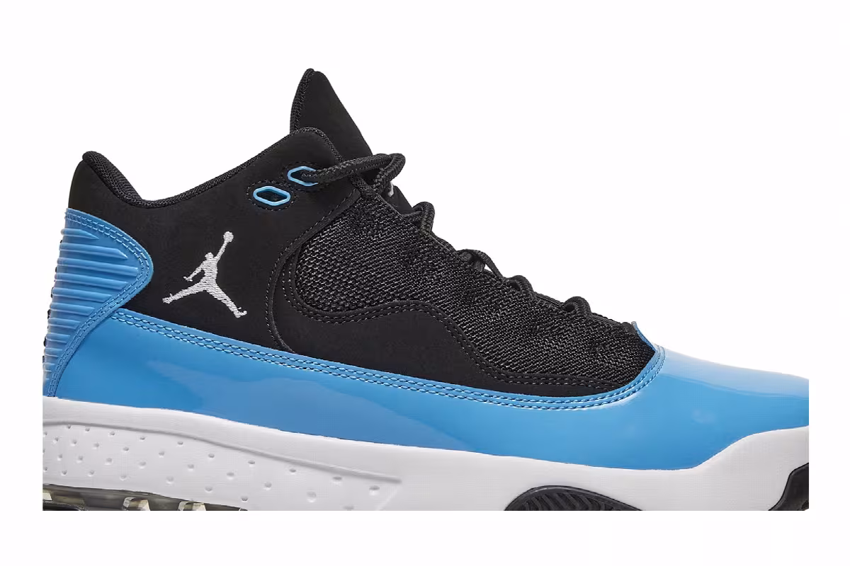 Air Jordan Max Aura 2 GS Black University Blue, view 3