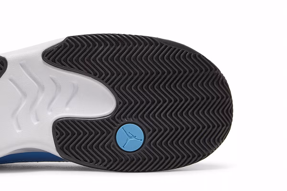 Air Jordan Max Aura 2 GS Black University Blue, view 6