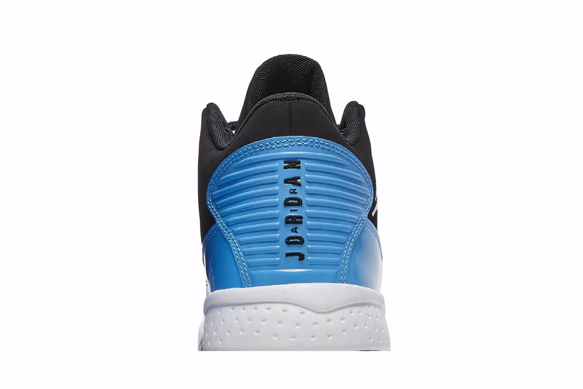 Air Jordan Max Aura 2 GS Black University Blue, view 8