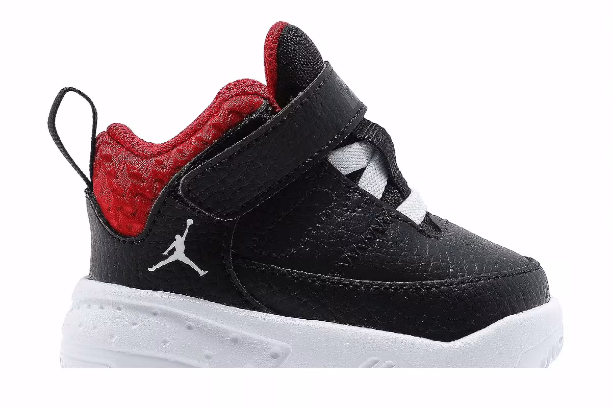 Air Jordan Max Aura 3 TD Bred, view 3