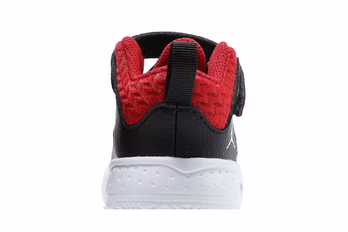 Air Jordan Max Aura 3 TD Bred, view 8