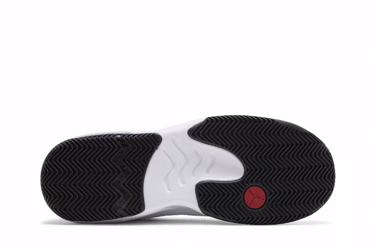 Air Jordan Max Aura 2 GS White Black, view 5