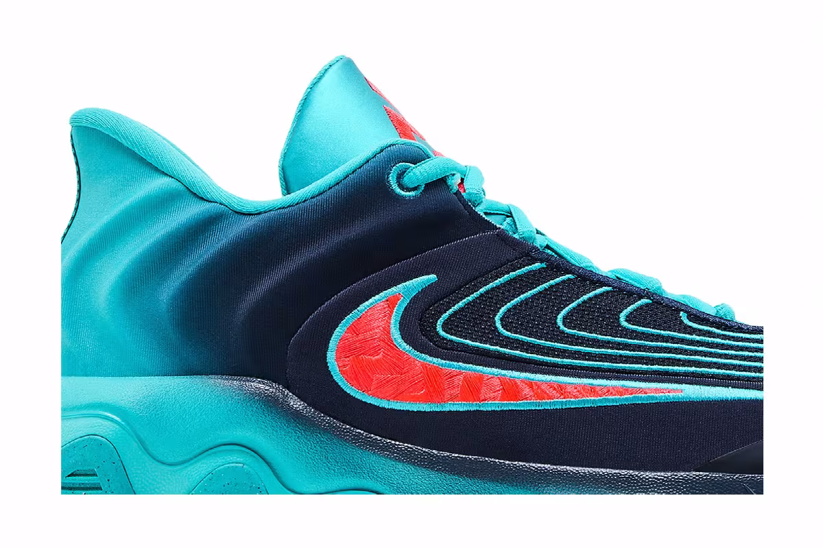 Nike Giannis Immortality 4 Dusty Cactus Bright Crimson, view 3
