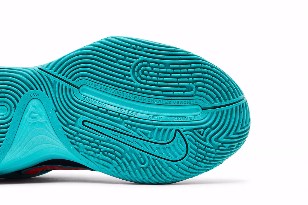 Nike Giannis Immortality 4 Dusty Cactus Bright Crimson, view 6