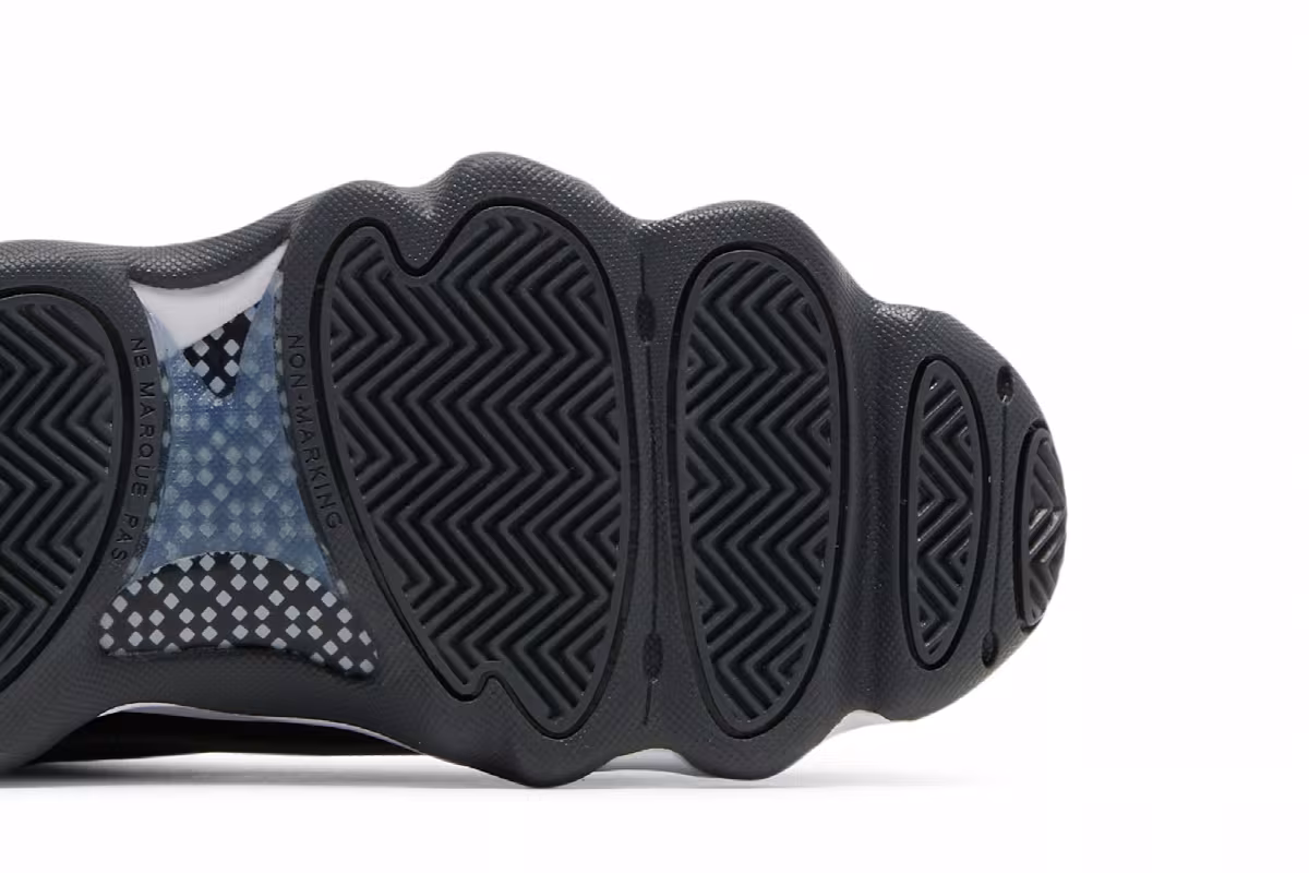 Air Jordan Pro Strong GS Black White, view 6