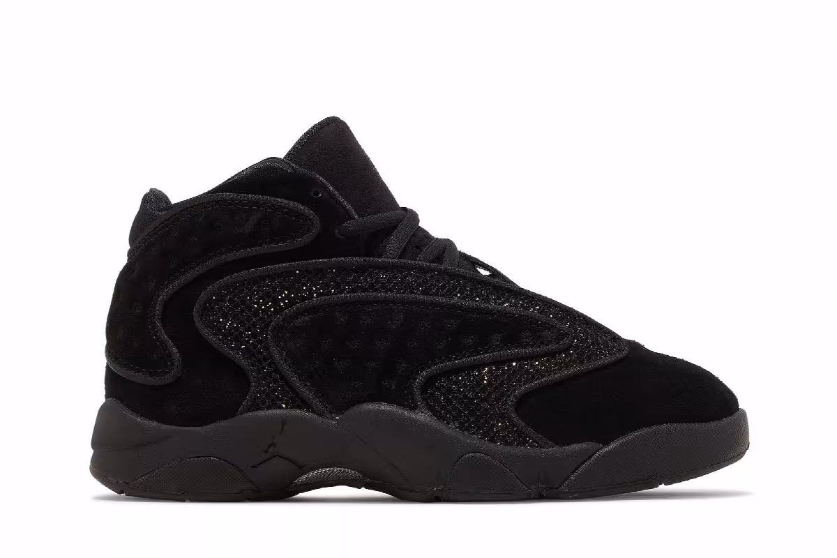 Women's Air Jordan OG Black Metallic Gold, view 2