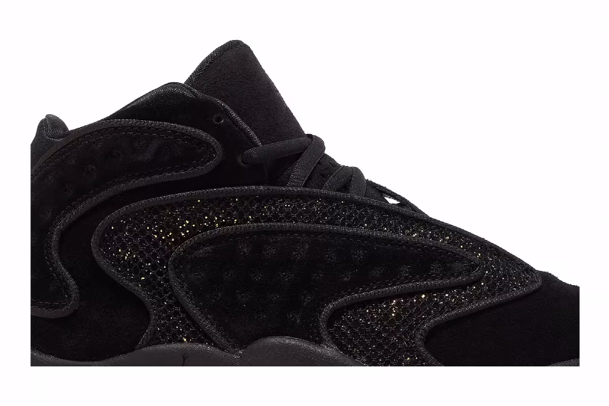 Women's Air Jordan OG Black Metallic Gold, view 3