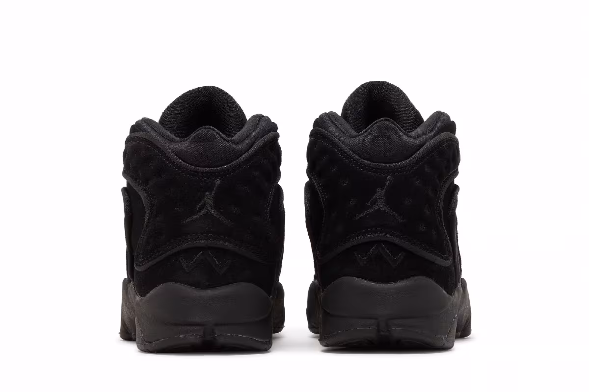 Women's Air Jordan OG Black Metallic Gold, view 7