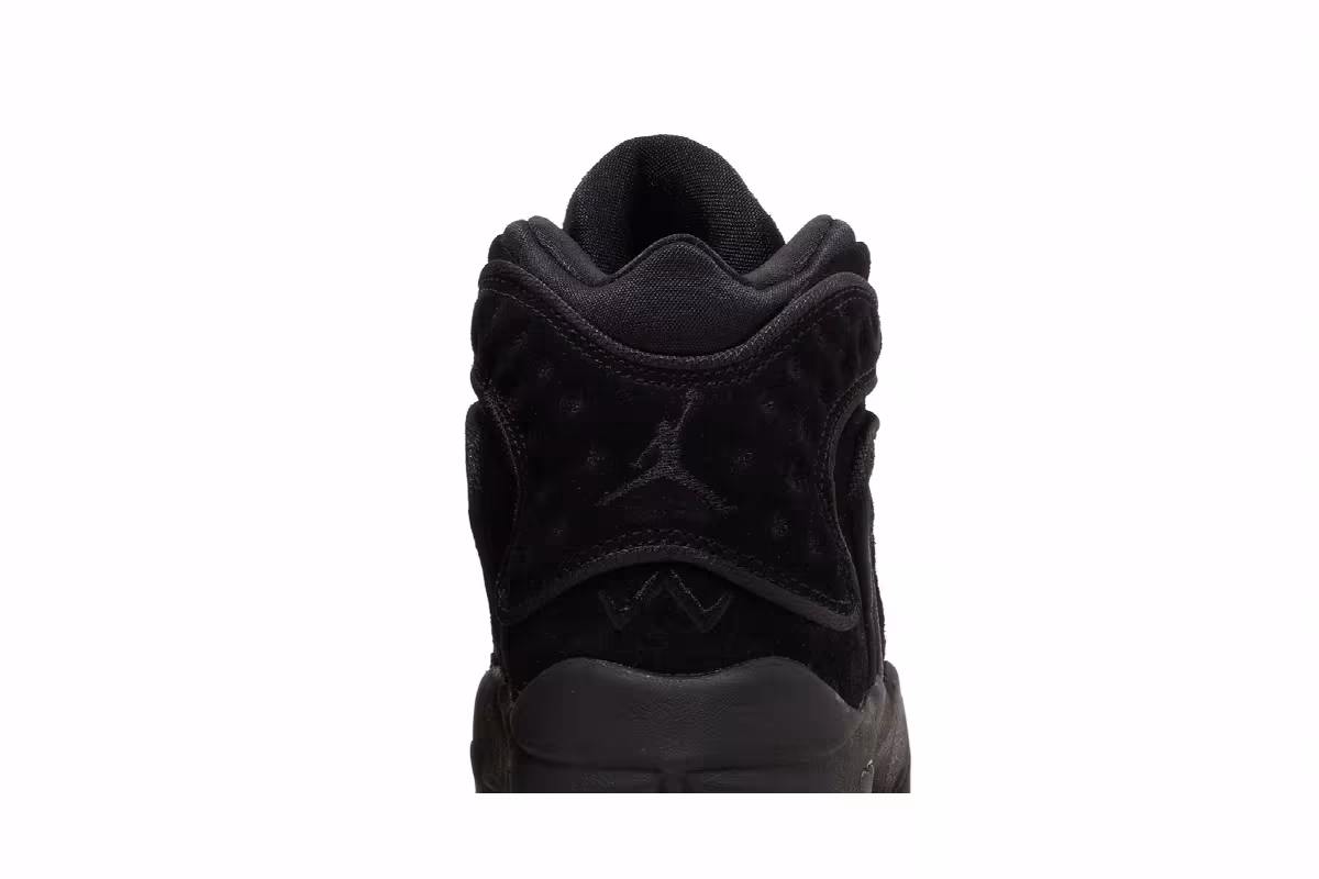 Women's Air Jordan OG Black Metallic Gold, view 8