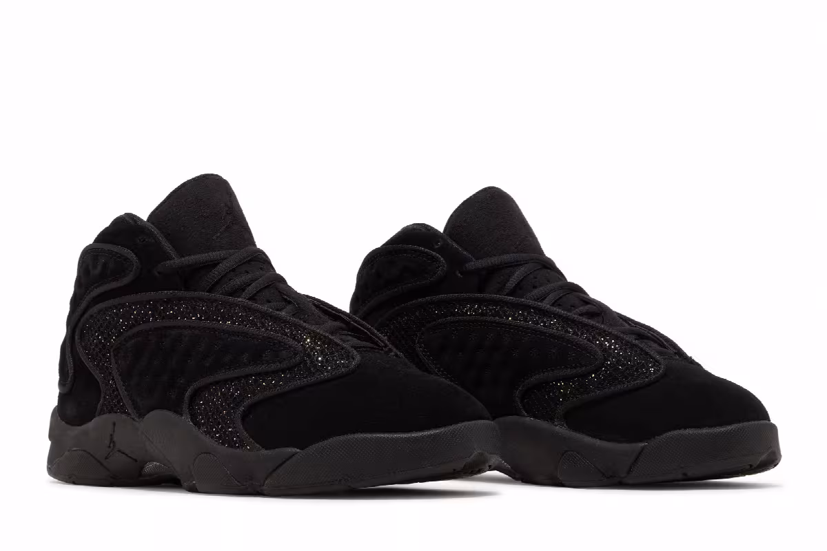 Women's Air Jordan OG Black Metallic Gold, view 9