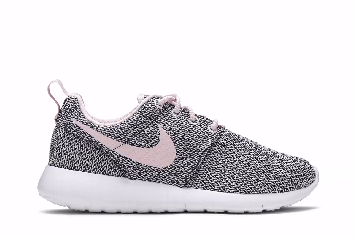 Nike Roshe One GS Barely Rose, view 2