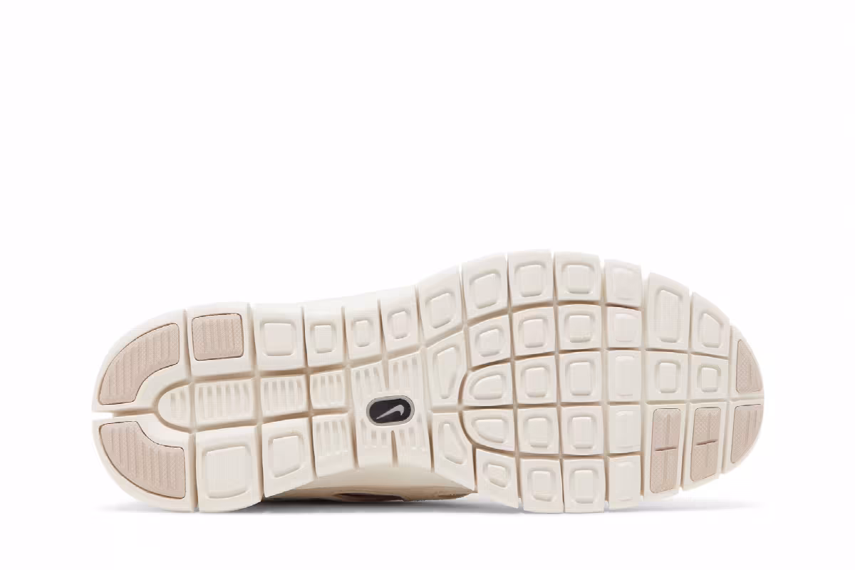 Nike Women's Free Run 2 Pure Platinum, view 5