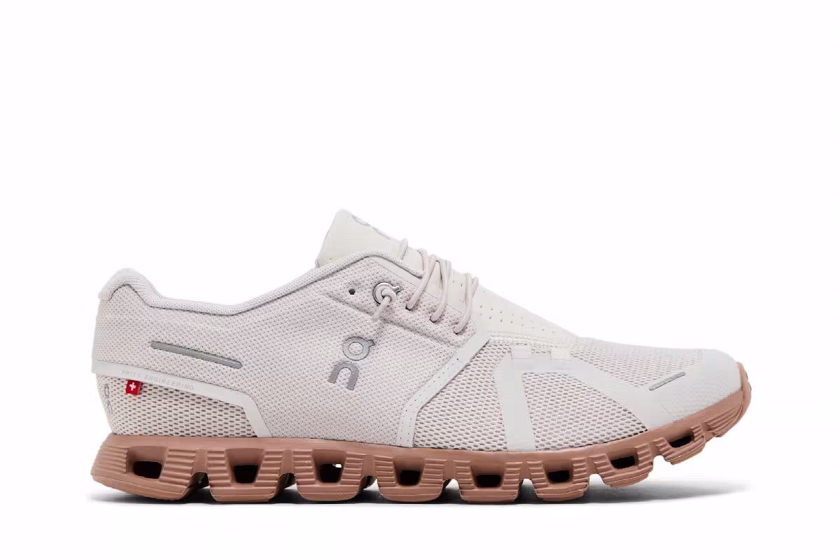 ON Women's Cloud 5 Sand Rosebrown, view 2